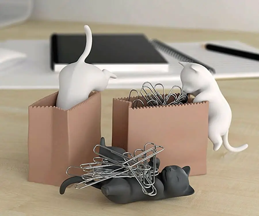 #12 secret santa ideas for work: cat paper clip holder