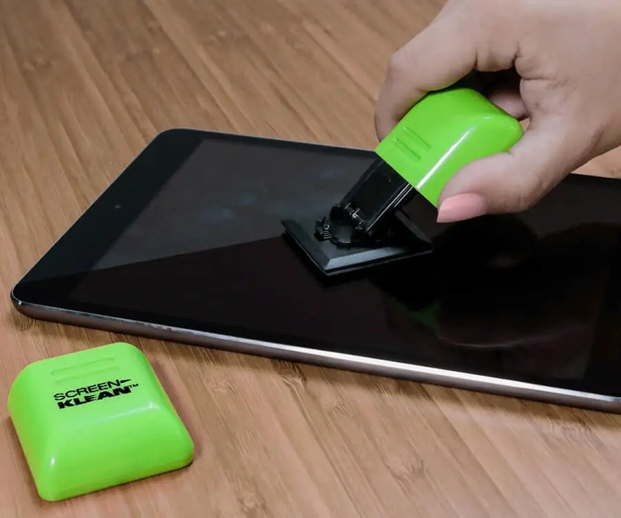 #26 cool gadgets for men: Screen Cleaning Device