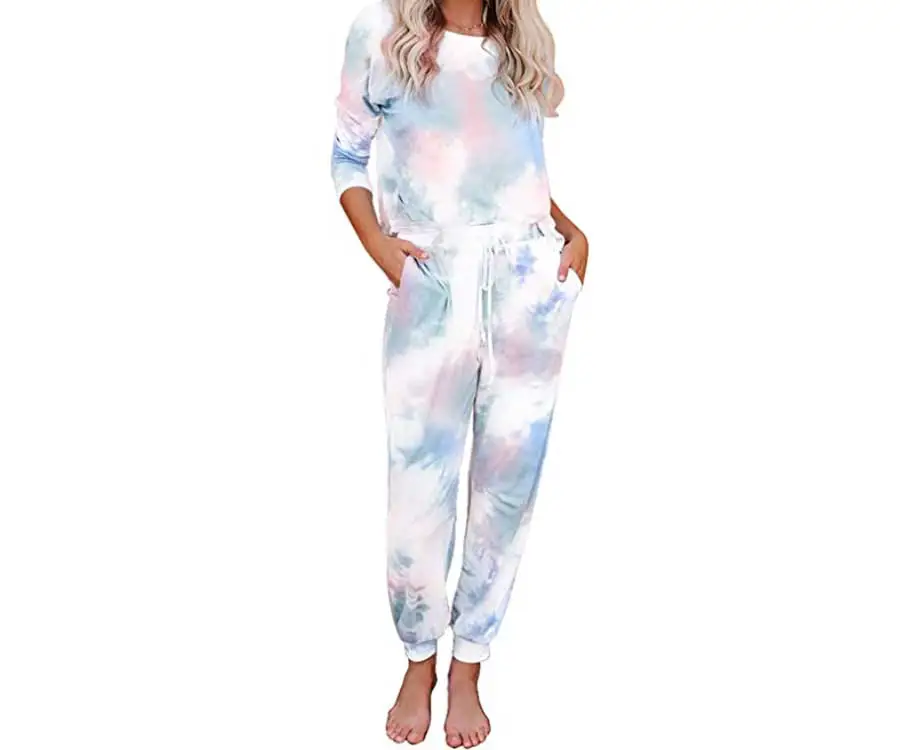 #8 Pamper & Relaxation Gifts for her: Comfy loungewear Set